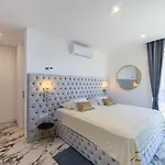 Hedonist Vila