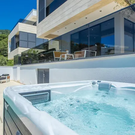 Villa Hedonist *