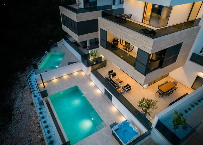 Hedonist Villa *