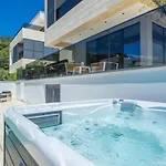 Villa Hedonist *