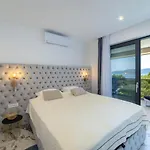 Hedonist Villa Komarna