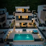 Hedonist Villa Komarna