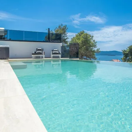 Villa Hedonist Komarna