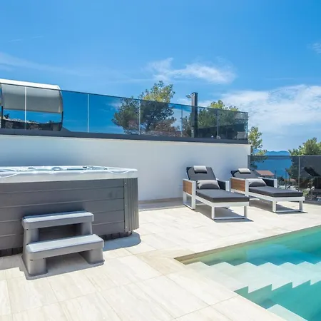 Villa Hedonist Komarna