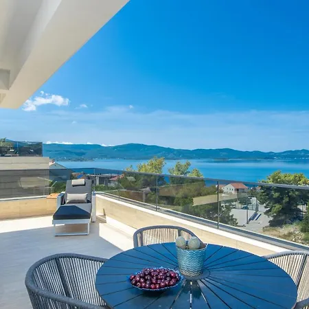 Hedonist Villa Komarna