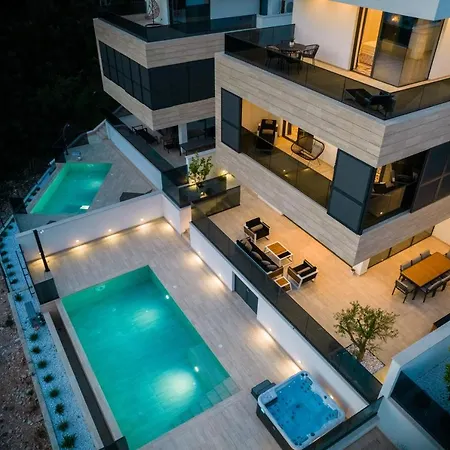 Hedonist Villa *