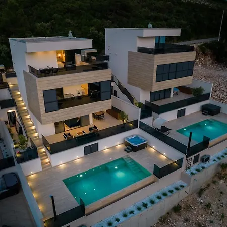 Hedonist Villa Komarna