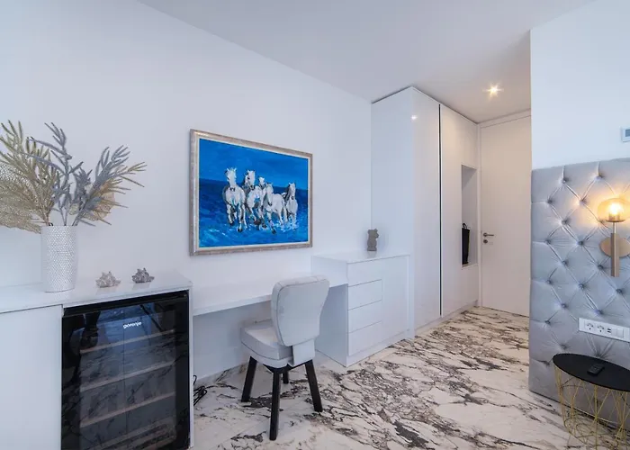 Βίλα Hedonist Komarna