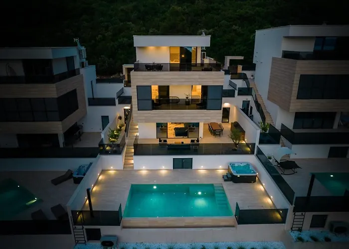 Hedonist Villa Komarna